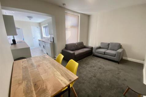 5-bed house on Coulston Road, Lancaster, £3,250/mo