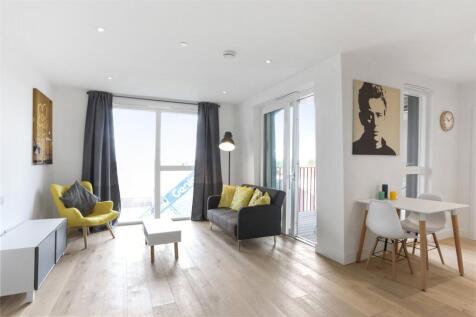 1-bed flat on Material Walk Hayes UB3, £1,600/mo