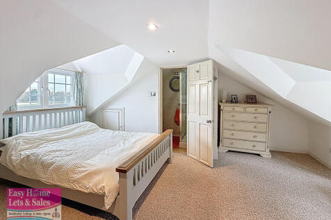 Master Bedroom/En...