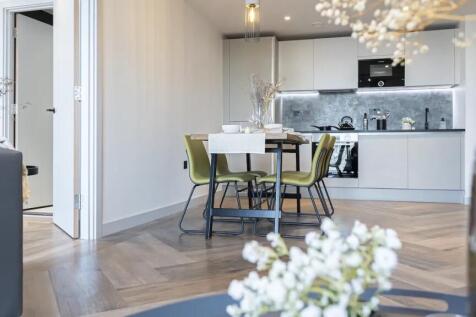 2-bed flat on Bendix Street, Manchester, £2,105/mo