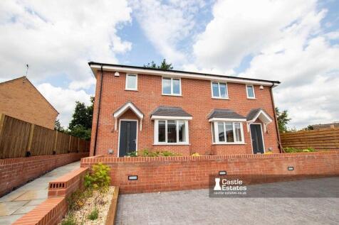3 bedroom Semi Detached for rent