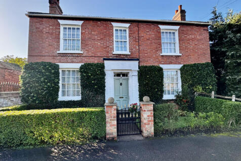 5 bedroom Detached for sale