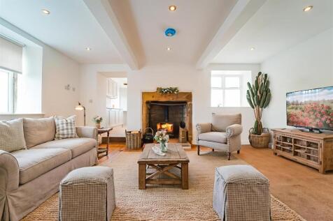 DSC00748 - Living Room - Farmhouse - 3.jpg