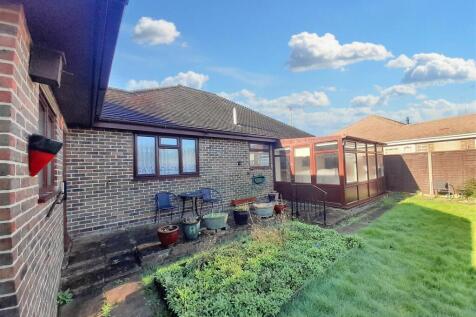Rear garden 5 new.jpg