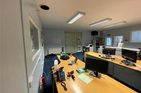 Office to rent Image 3