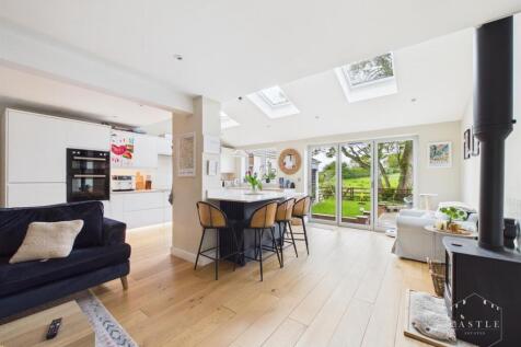 OPEN PLAN LIVING KITCHEN