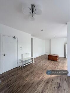 Roehampton Vale, London, SW15 photo 4