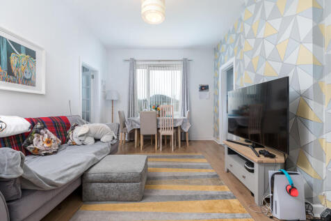 70 Lammermoor Ave...