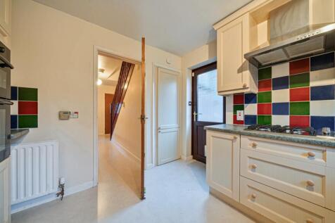 1393218-11-694059a347883-ARW-1