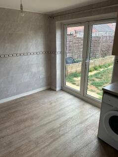 Polesdon Avenue, Swindon, Wiltshire, SN3 photo 4