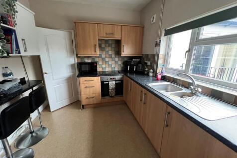 51b kitchen 2.jpg