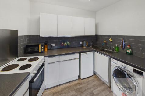 Spen Lane, West Park, Leeds, LS16 photo 3