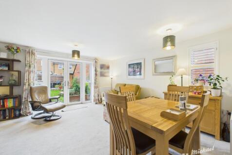 CAM02773G0-PR0367-STILL018