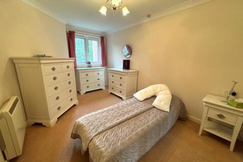 BEDROOM.jpg