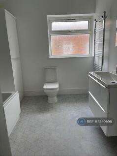 Bathroom All New Fittings Including Wet Wall