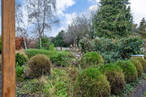 Nestled in the beautiful village of Baston on a qu