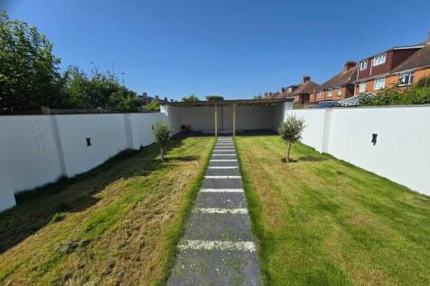 Churchdale Road, Eastbourne photo 4
