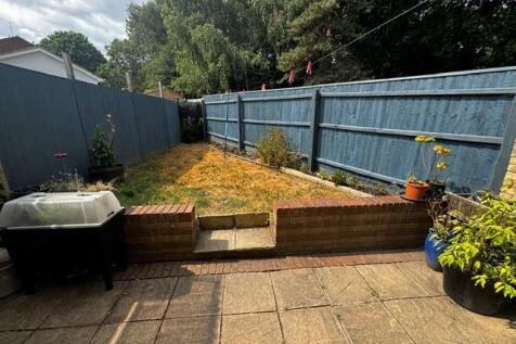 61 henbury garden.jpg