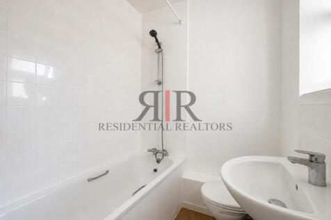 Charlton Crescent, Barking, Essex, IG11 photo 4