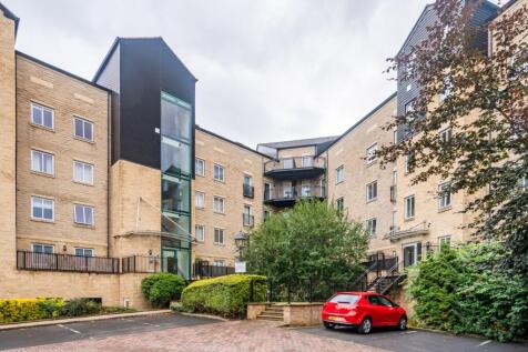 Dewsbury, WF13 - property photo