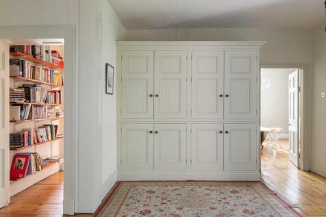 5 bed, 2 bath Detached in Manchester - Photo 24