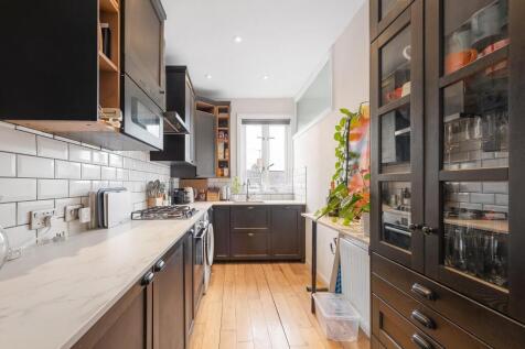 Kitchen.JPG