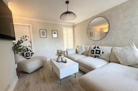 Living Room2.jpg