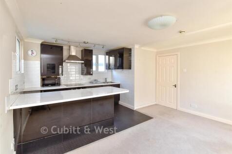 Kitchen / Lounge