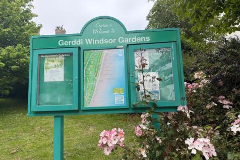 Windsor Gardens Sign.jpg