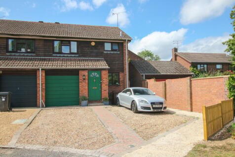 Wokingham, RG41 - property photo
