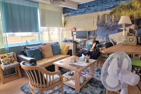 Living area.jpg