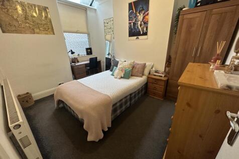 Ashfield Road, Longsight, £130pppw photo 2