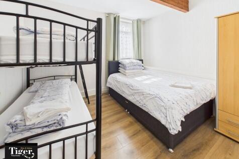 CAM02176G0-PR0547...