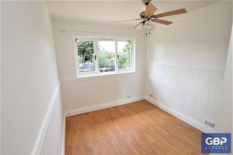 Holland Close, Romford, RM7 photo 5