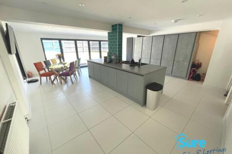 Pearwood Way, Tuffley, GL4. photo 5