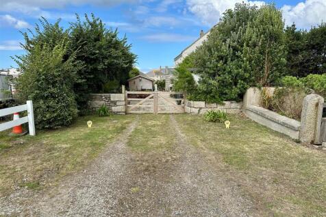 Beginning of Driveway.jpg