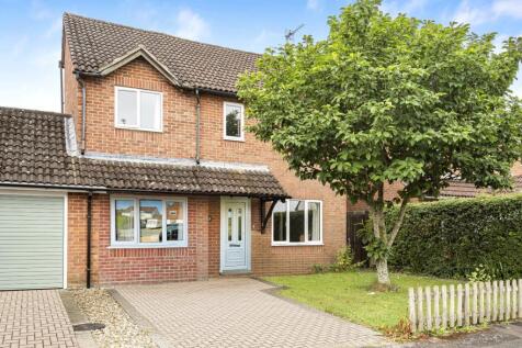 Alton, GU34 - property photo