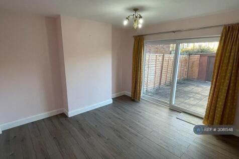Welland Gardens, Greenford, UB6 photo 4