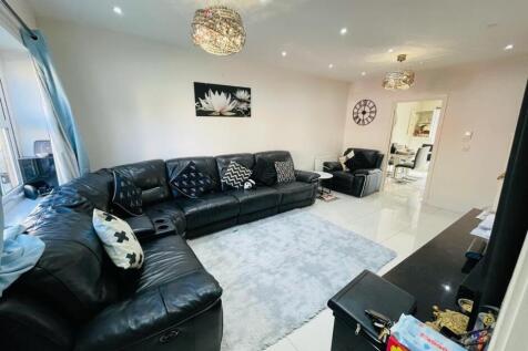Foxglove Close, West Drayton photo 4