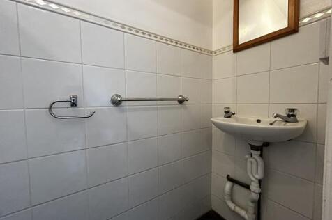 Toilet 2 (2)