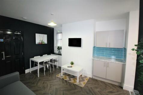 Communal Area (b) 