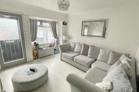 Beautifully presented 2 bed terraced house, CV6