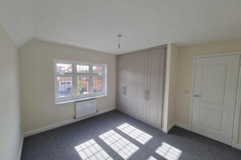 Chisbury Road, Swindon, Wiltshire, SN3 photo 4