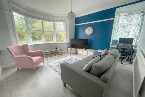 Lounge/sitting room