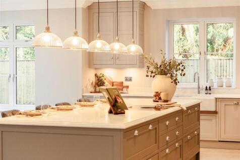 2 Truman Place kitchen.breakfast.family room 8.jpg