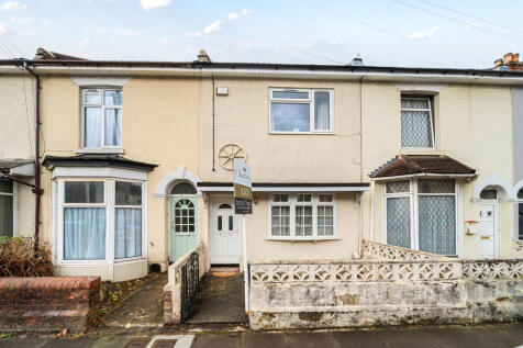 5 Bedroom House in PO4 0AB
