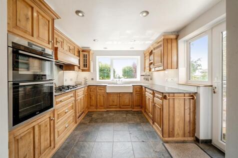 25 Bradden Road, Greens Norton (21).jpg