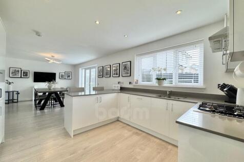 Juniper Street, Irvine kitchen