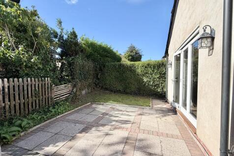 73 Copthorne Drive-1.jpg