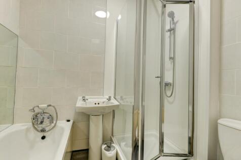 28a Crescent Road Bathroom 1